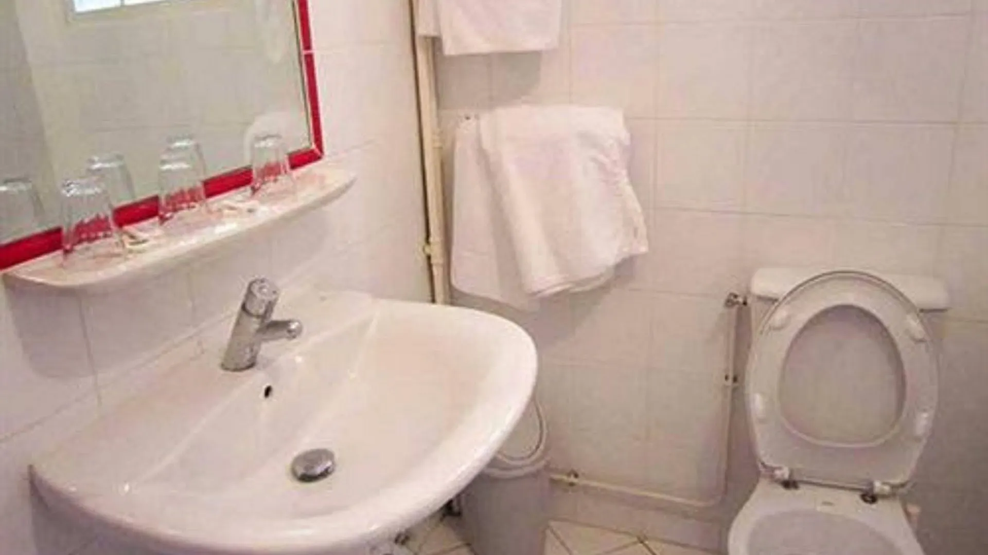 Grand Hotel Voltaire Paris 2*,